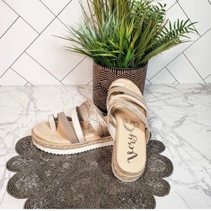 Very G Groove Platform Sandals size 6.5